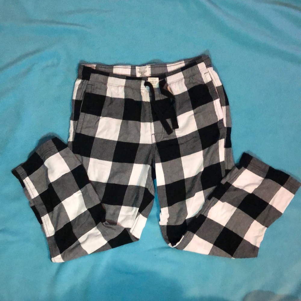 Men’s American Eagle Black and White flannel PJs